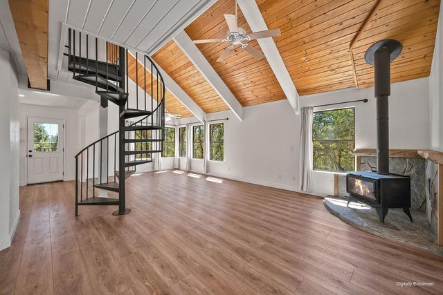 15880 Arrowhead Pl, Grass Valley, CA 95949