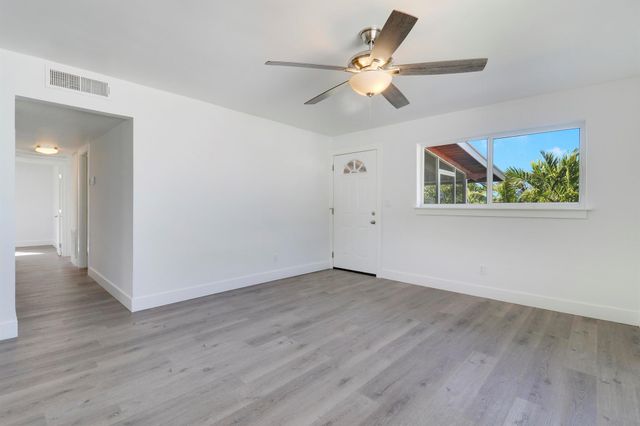18975 SE Homewood Avenue, Jupiter, FL 33469