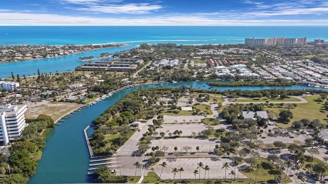 18975 SE Homewood Avenue, Jupiter, FL 33469