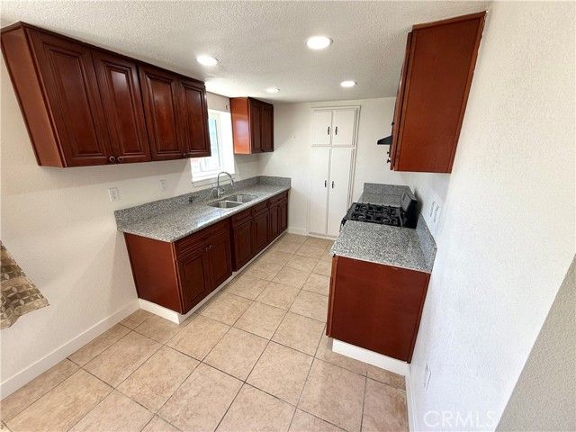 1011 Manzanita, Barstow, CA 92311