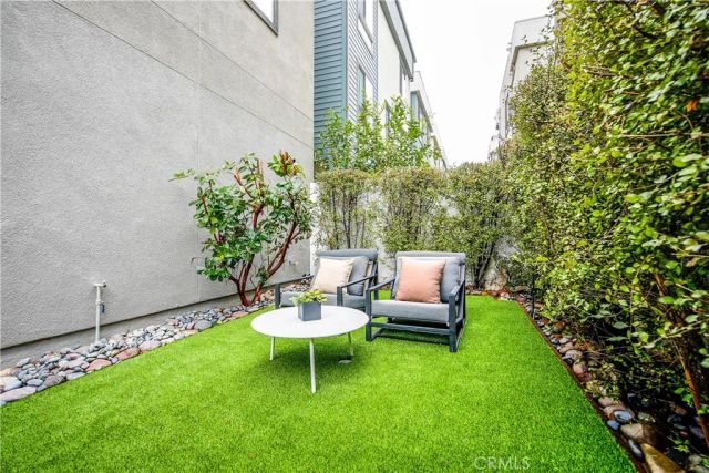 1022 Bridgewater Way, Costa Mesa, CA 92627