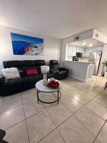 8670 NW 6th Ln 4-210, Miami, FL 33126