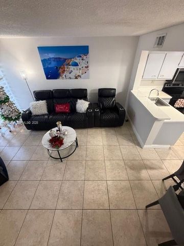 8670 NW 6th Ln 4-210, Miami, FL 33126