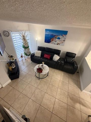 8670 NW 6th Ln 4-210, Miami, FL 33126