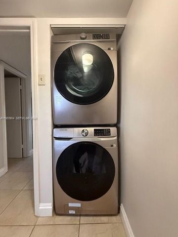 8670 NW 6th Ln 4-210, Miami, FL 33126