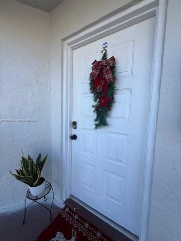 8670 NW 6th Ln 4-210, Miami, FL 33126