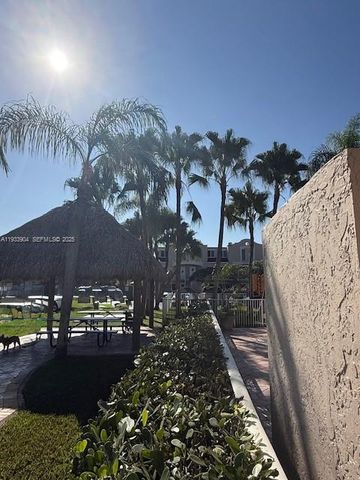 8670 NW 6th Ln 4-210, Miami, FL 33126