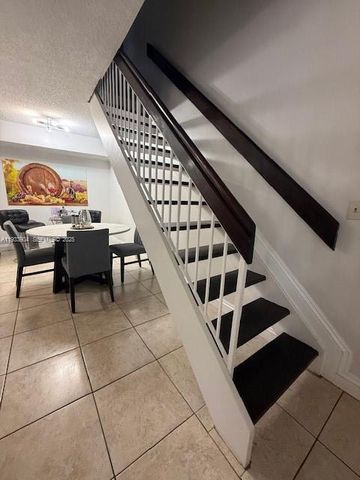 8670 NW 6th Ln 4-210, Miami, FL 33126