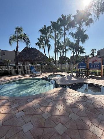 8670 NW 6th Ln 4-210, Miami, FL 33126