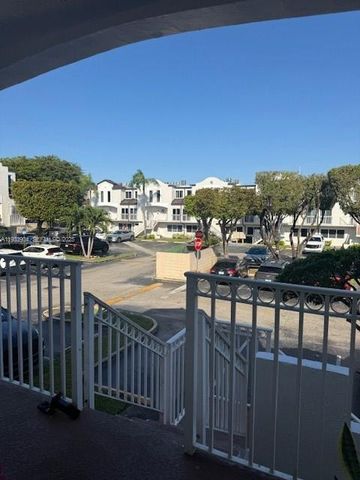 8670 NW 6th Ln 4-210, Miami, FL 33126