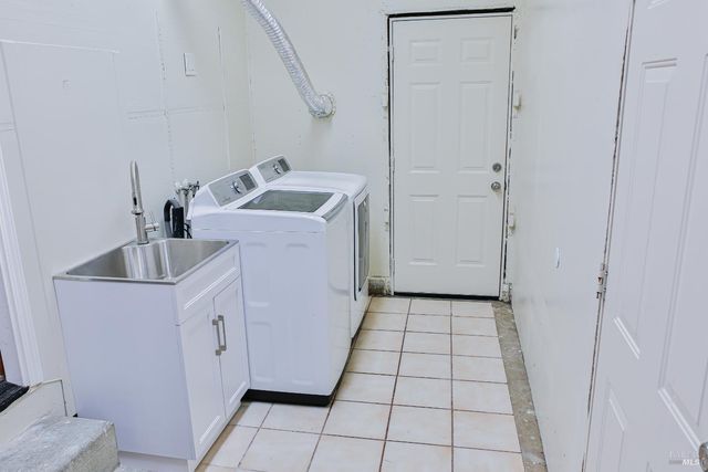 365 Alden Ct, Windsor, CA 95492