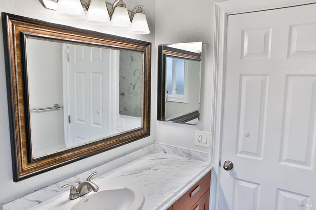 365 Alden Ct, Windsor, CA 95492