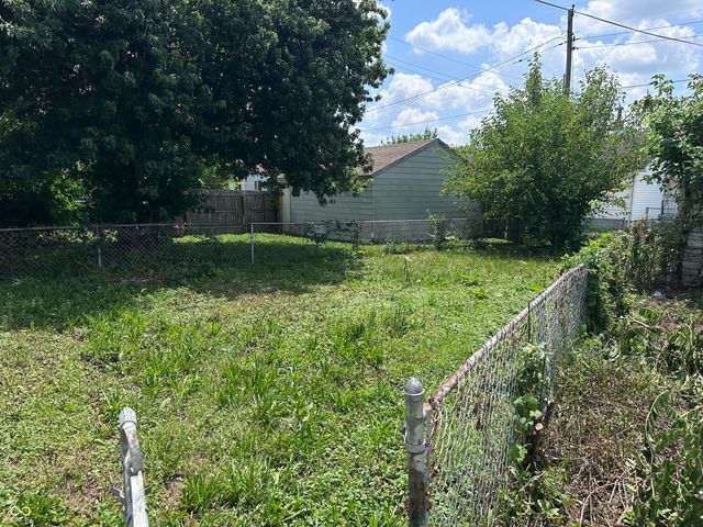 619 E 27th Street, Anderson, IN 46016