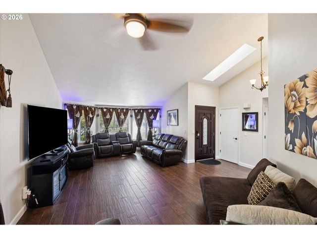 345 Sw 207TH Ave, Beaverton, OR 97006