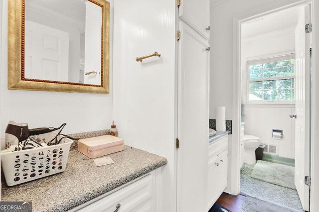 2122 Colonial Oak Way, Stone Mountain, GA 30087