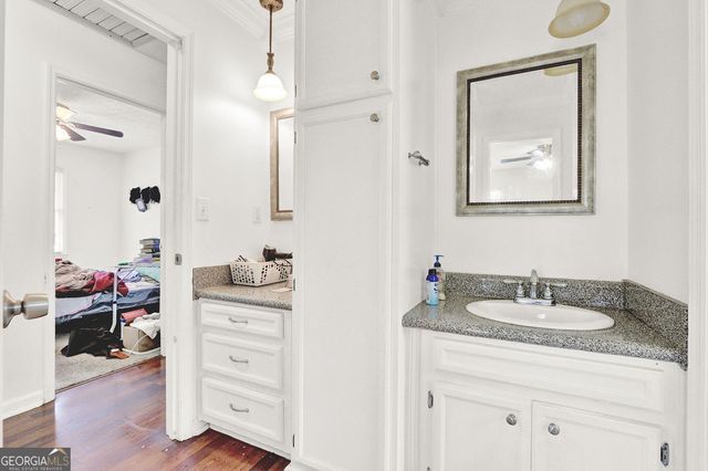 2122 Colonial Oak Way, Stone Mountain, GA 30087