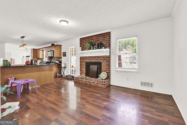 2122 Colonial Oak Way, Stone Mountain, GA 30087