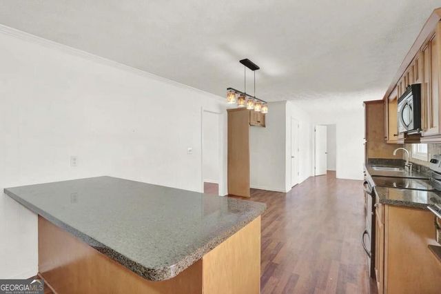 2122 Colonial Oak Way, Stone Mountain, GA 30087