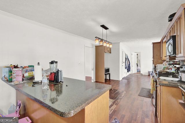 2122 Colonial Oak Way, Stone Mountain, GA 30087