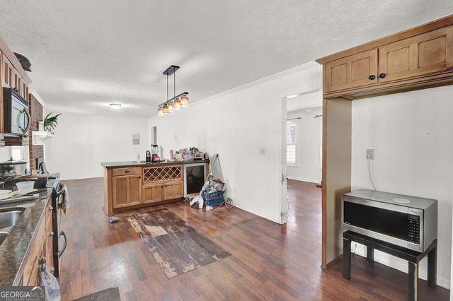 2122 Colonial Oak Way, Stone Mountain, GA 30087