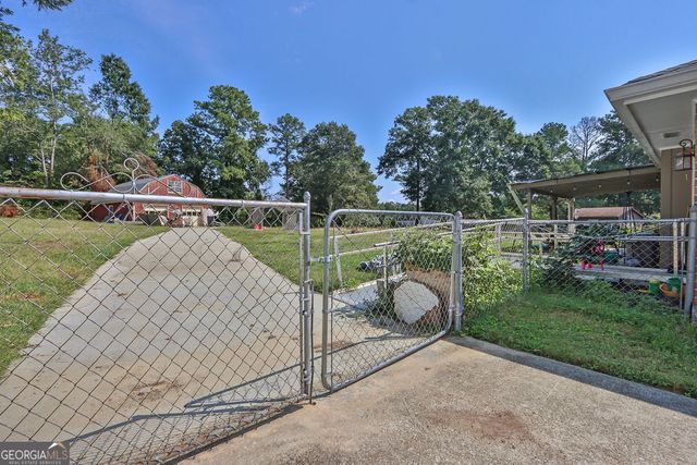 2122 Colonial Oak Way, Stone Mountain, GA 30087
