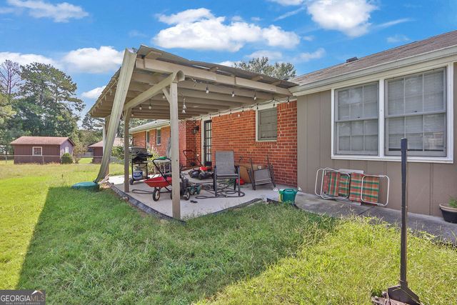 2122 Colonial Oak Way, Stone Mountain, GA 30087