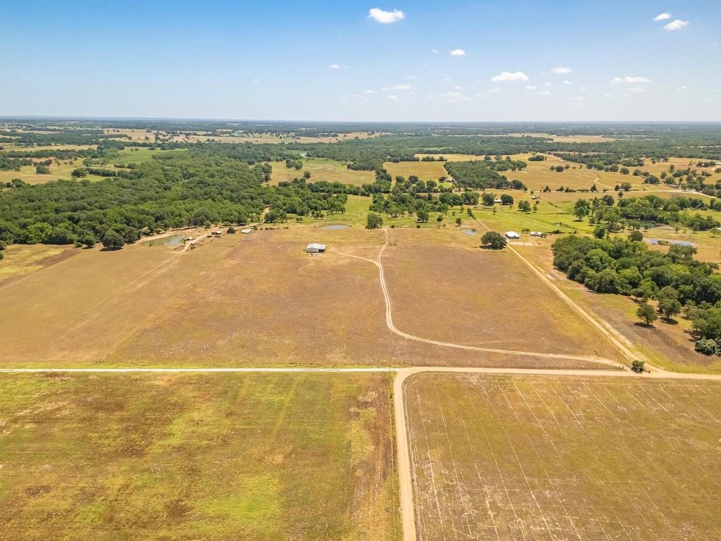 000 CR 326, Lexington, TX 78947