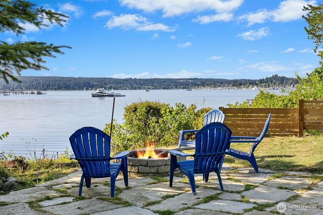 15809 Virginia Point Road NE, Poulsbo, WA 98370