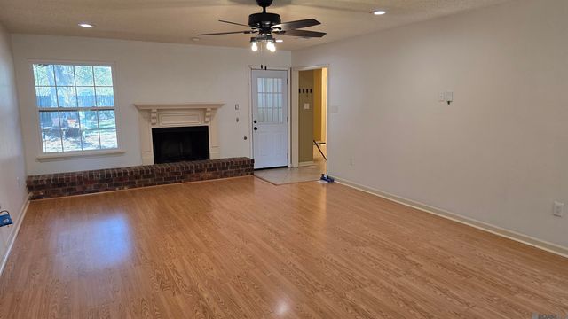 8116 President Dr, Baton Rouge, LA 70817