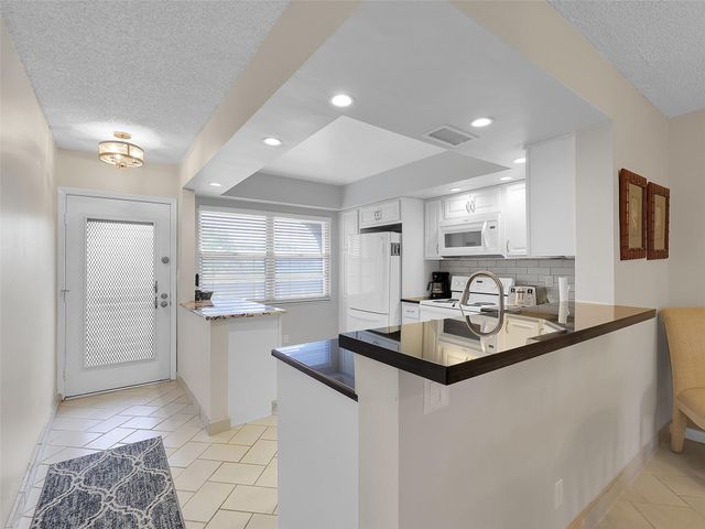 3005 Portofino Isle G4, Coconut Creek, FL 33066