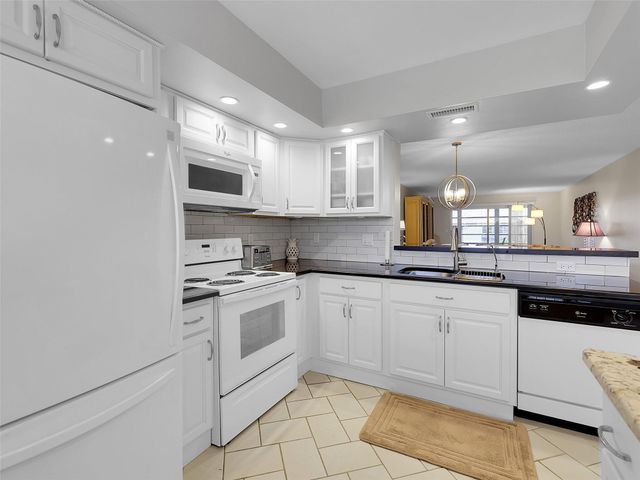 3005 Portofino Isle G4, Coconut Creek, FL 33066