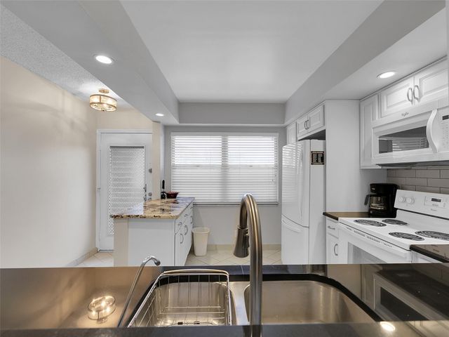 3005 Portofino Isle G4, Coconut Creek, FL 33066