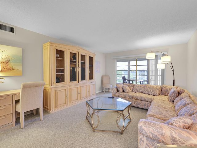 3005 Portofino Isle G4, Coconut Creek, FL 33066