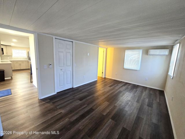 7338 1st Loop Avenue, Brooksville, FL 34613