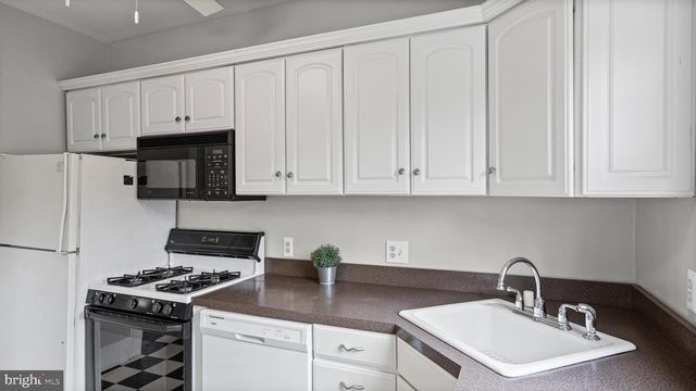 637 DEEPDENE RD, Baltimore, MD 21210