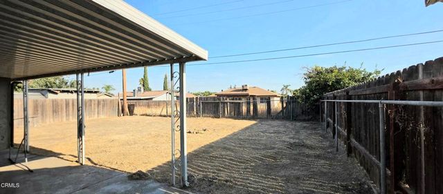 423 Helen Way, Bakersfield, CA 93307