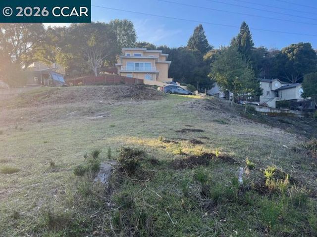 103 Barbara Rd, Orinda, CA 94044
