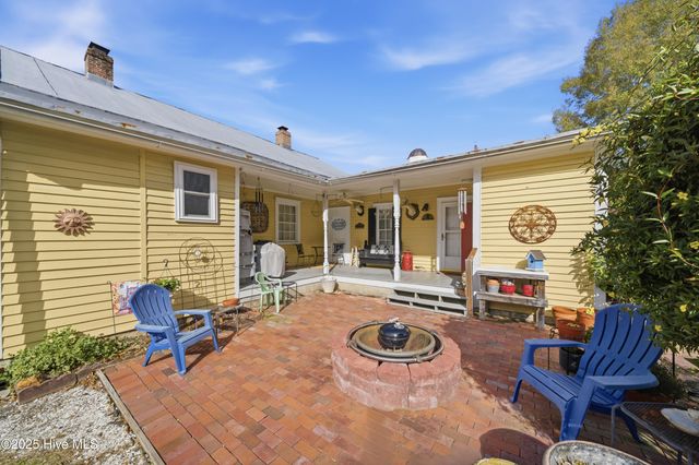 103 S Moseley Street, Edenton, NC 27932