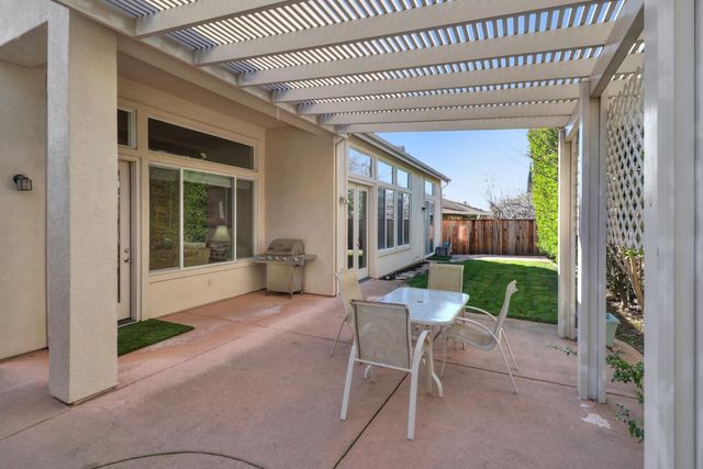 1840 Grey Owl Cir, Roseville, CA 95661