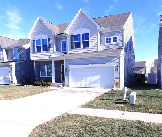 733 Keepsake Run, Greenwood, IN 46143