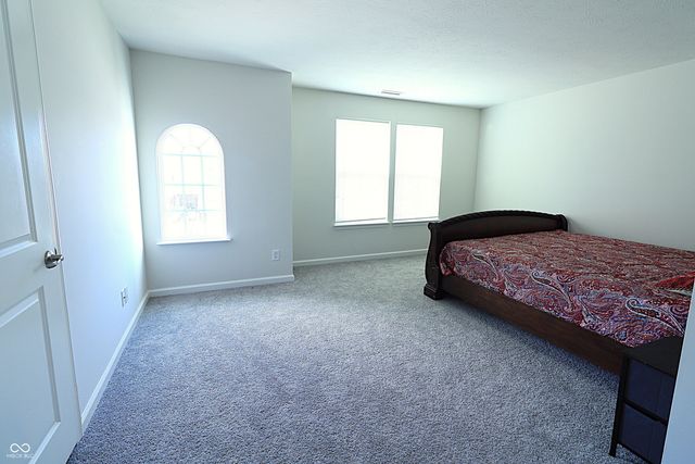 733 Keepsake Run, Greenwood, IN 46143