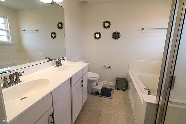 733 Keepsake Run, Greenwood, IN 46143