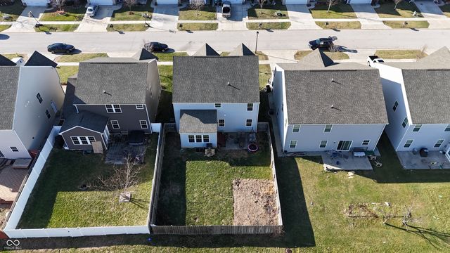 733 Keepsake Run, Greenwood, IN 46143