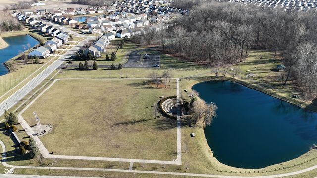 733 Keepsake Run, Greenwood, IN 46143