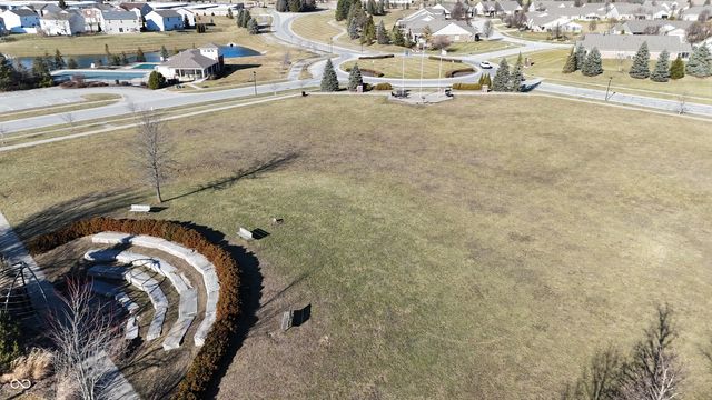 733 Keepsake Run, Greenwood, IN 46143