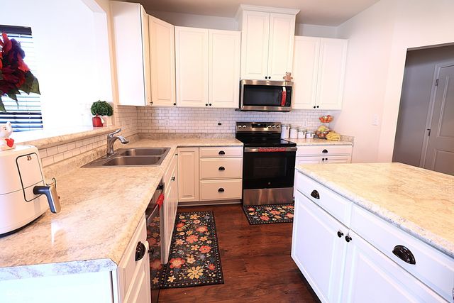 733 Keepsake Run, Greenwood, IN 46143