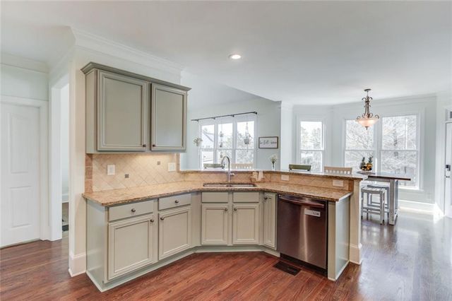 1005 Silver Thorne Drive, Loganville, GA 30052