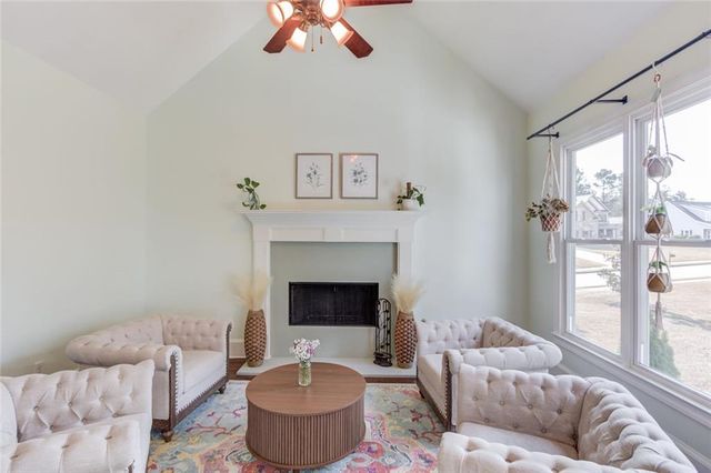 1005 Silver Thorne Drive, Loganville, GA 30052