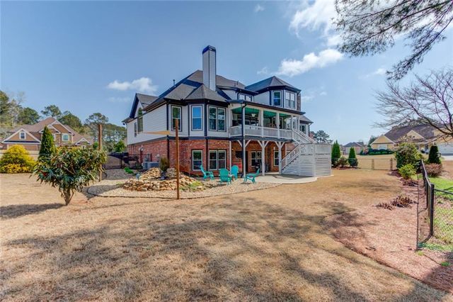 1005 Silver Thorne Drive, Loganville, GA 30052