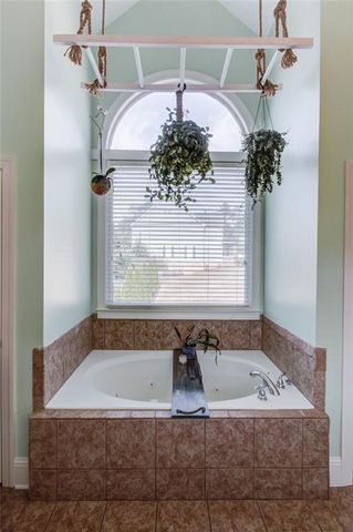 1005 Silver Thorne Drive, Loganville, GA 30052